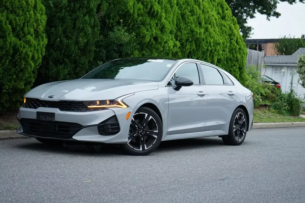 2021 Kia K5 GT-Line photo 1