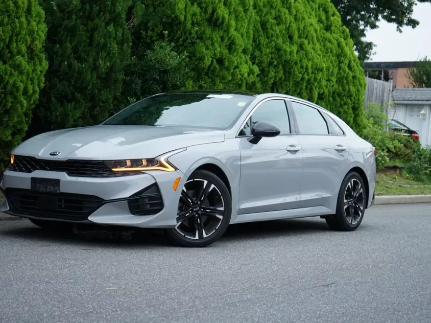 2021 Kia K5 GT-Line photo 1