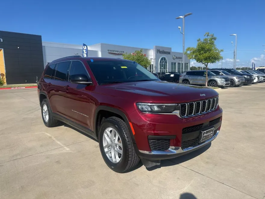 2021 Jeep Grand Cherokee Laredo photo 1
