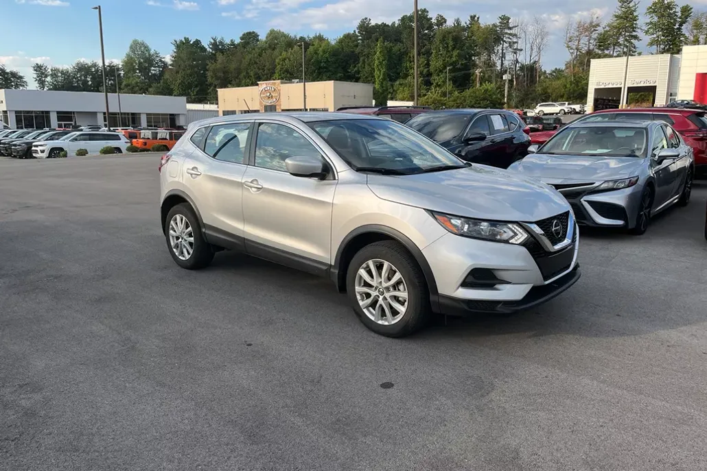 2022 Nissan Rogue Sport S photo 1