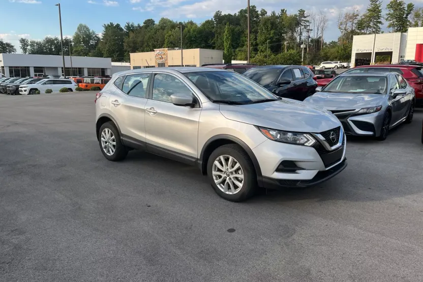 2022 Nissan Rogue Sport S photo 1
