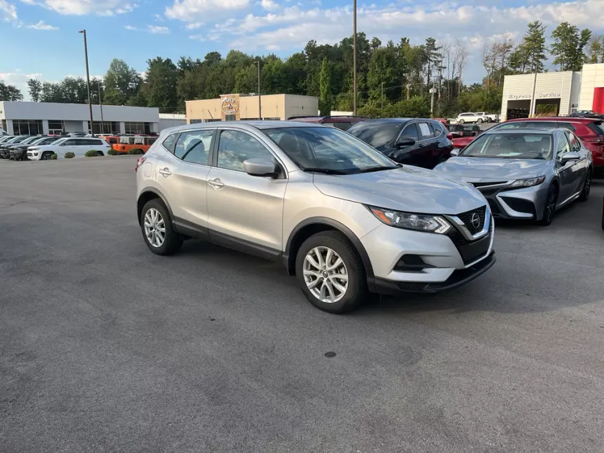 2022 Nissan Rogue Sport S photo 1