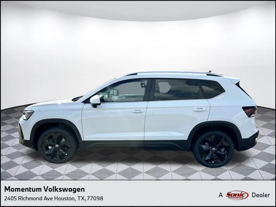 2025 Volkswagen Taos SE photo 1