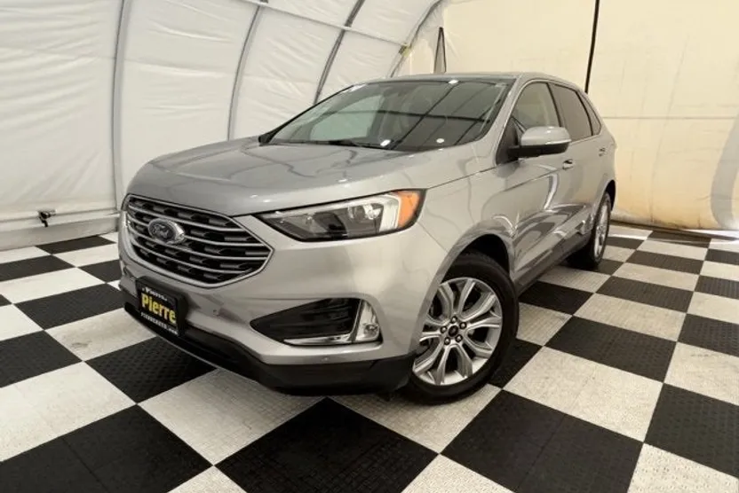 2024 Ford Edge Titanium photo 1