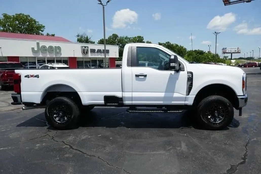 2024 Ford F-350 XL photo 1