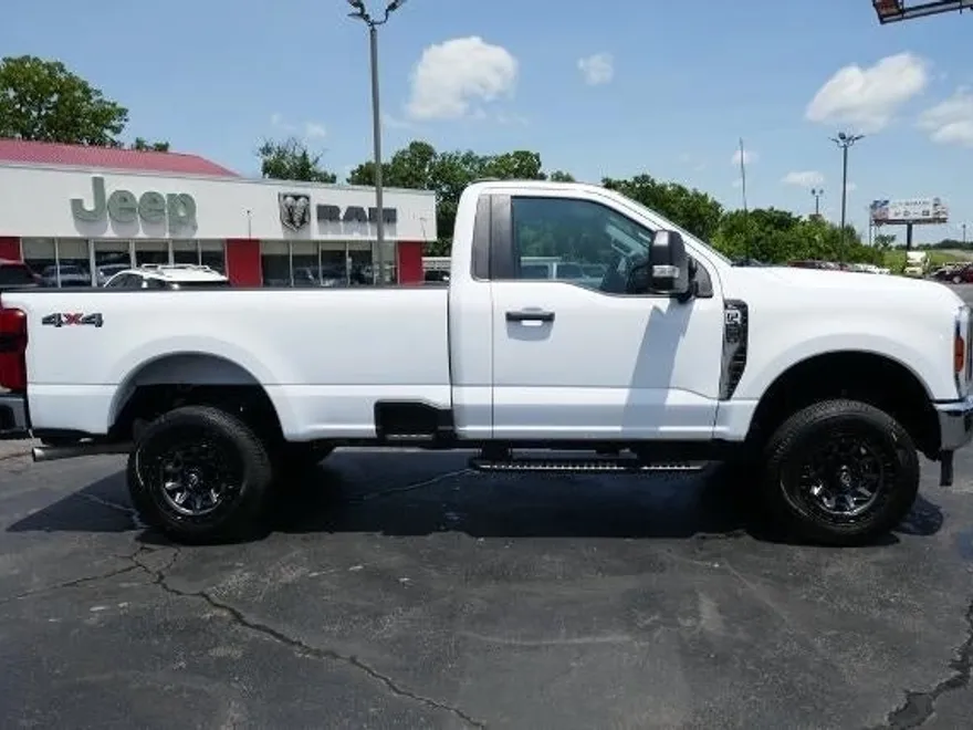 2024 Ford F-350 XL photo 1