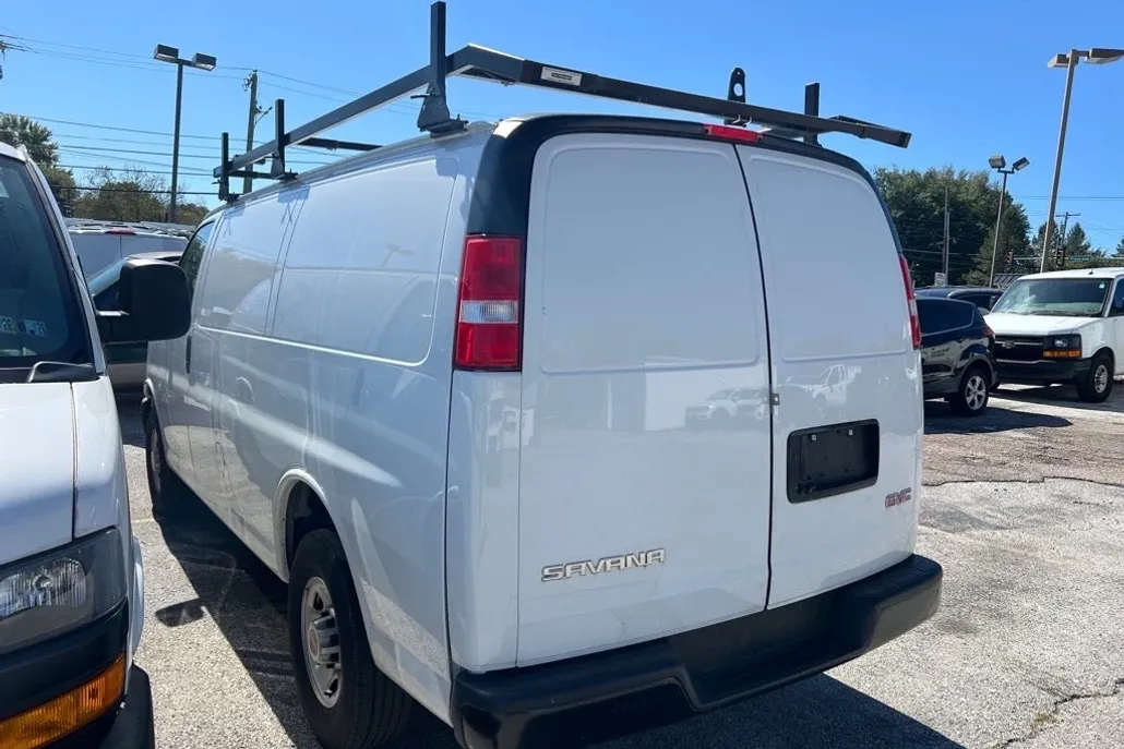2022 Gmc Savana 2500 Cargo photo 1