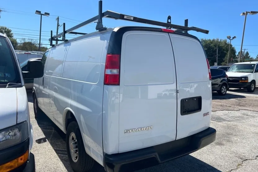 2022 Gmc Savana 2500 Cargo photo 1