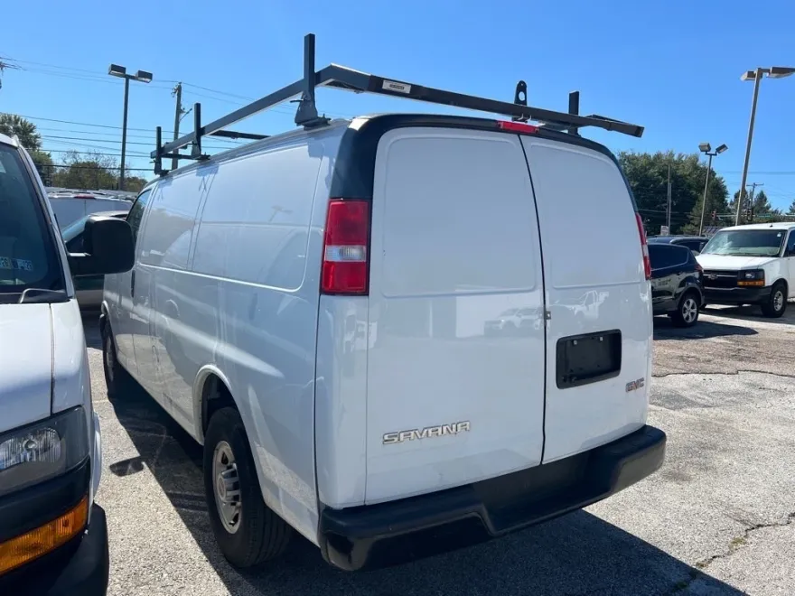 2022 Gmc Savana 2500 Cargo photo 1