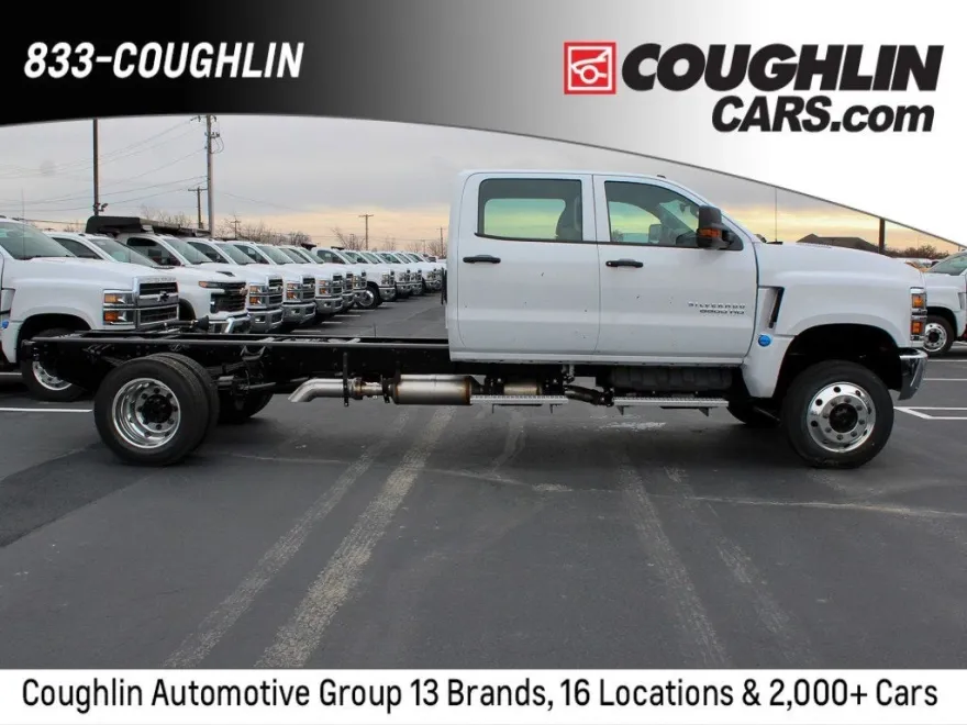 2024 Chevrolet Silverado 5500HD Work Truck photo 1