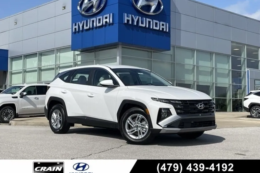 2025 Hyundai Tucson SE photo 1