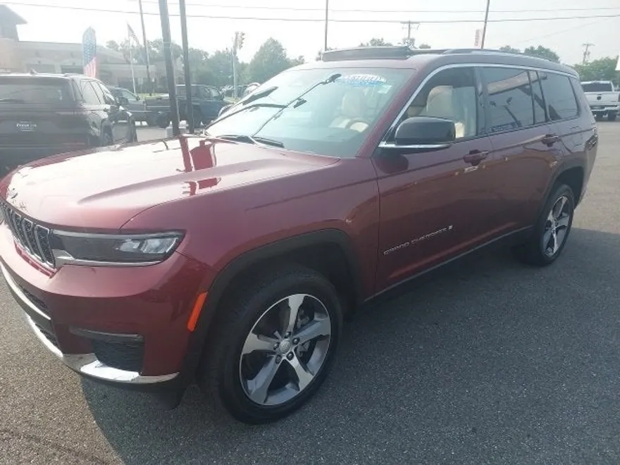 2023 Jeep Grand Cherokee Limited photo 1