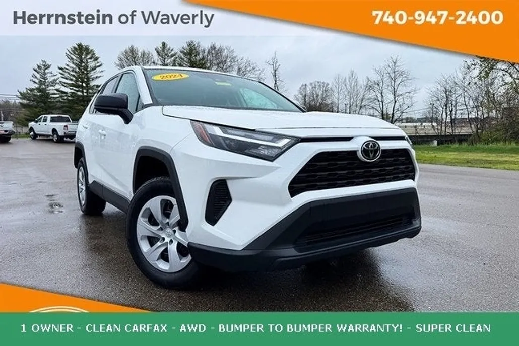 2024 Toyota RAV4 LE photo 1