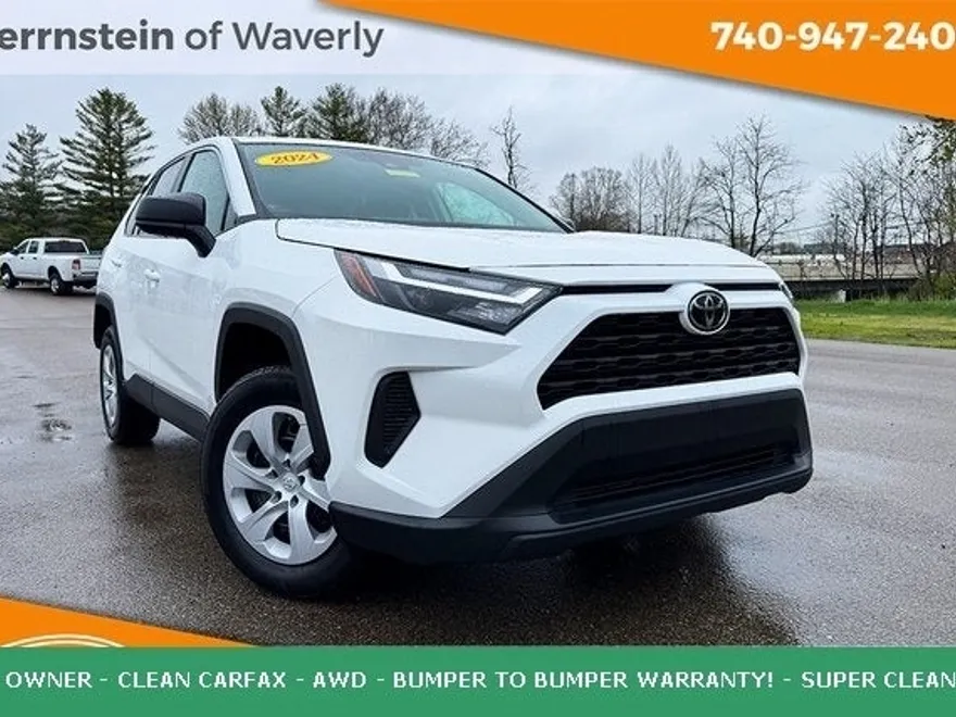2024 Toyota RAV4 LE photo 1