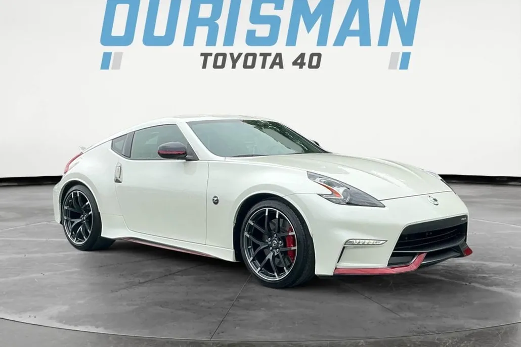 2020 Nissan 370Z Nismo photo 1