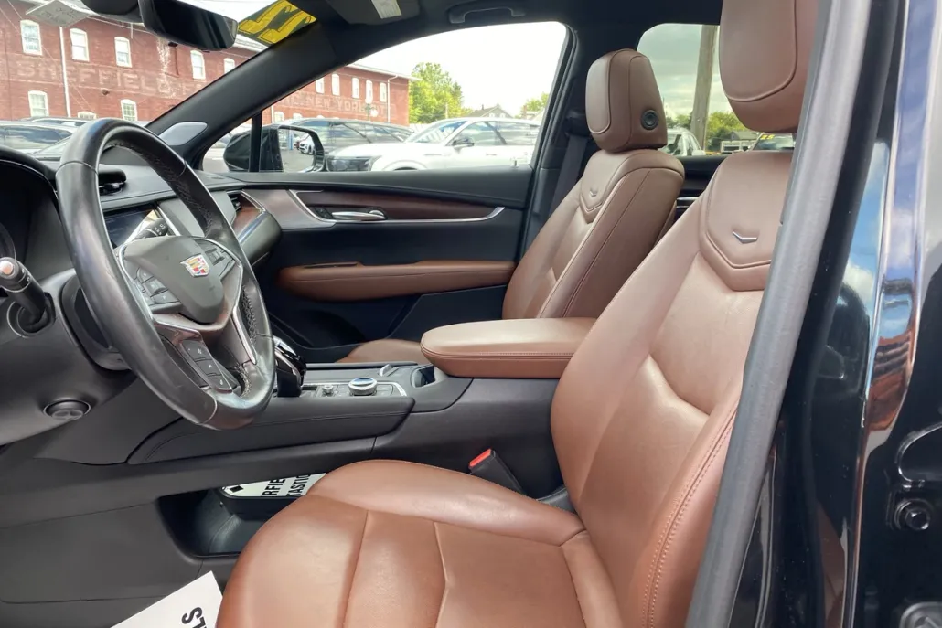 2022 Cadillac XT5 Premium Luxury photo 1