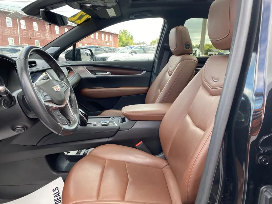 2022 Cadillac XT5 Premium Luxury photo 1