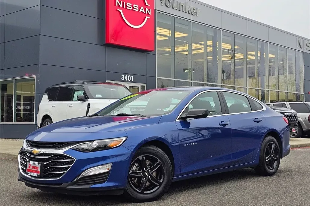 2023 Chevrolet Malibu LS photo 1