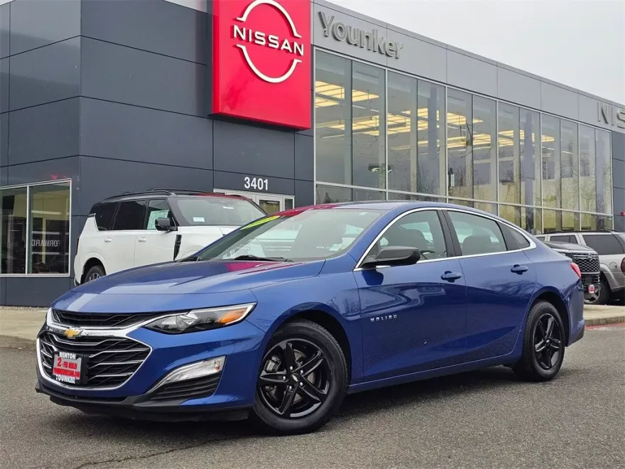 2023 Chevrolet Malibu LS photo 1