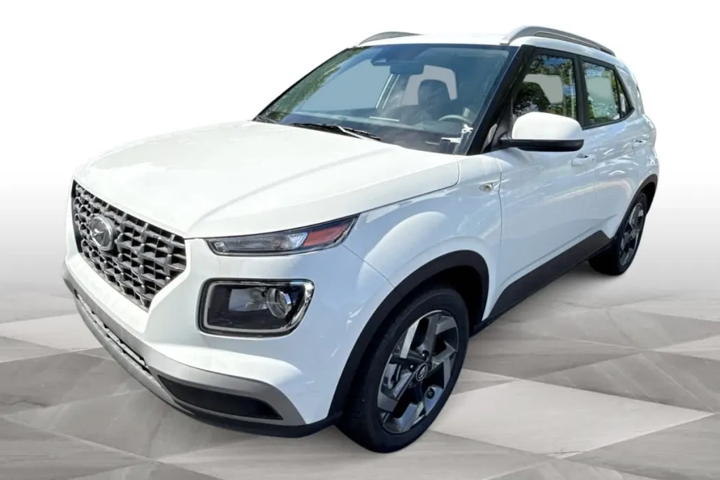 2025 Hyundai Venue SEL photo 1