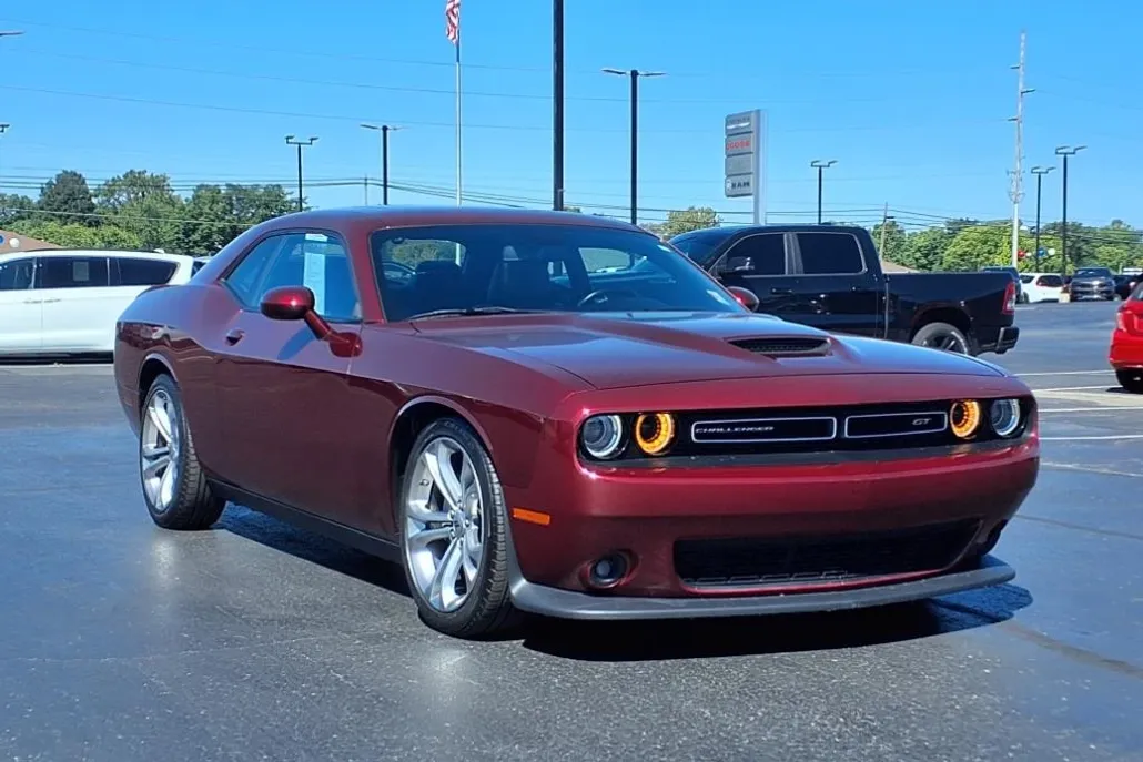 2022 Dodge Challenger GT photo 1