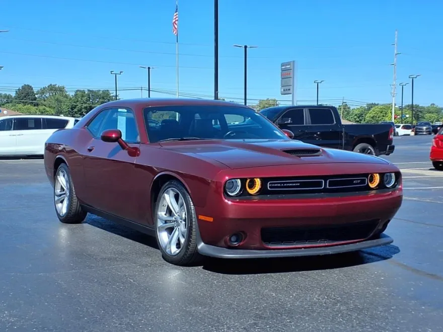 2022 Dodge Challenger GT photo 1