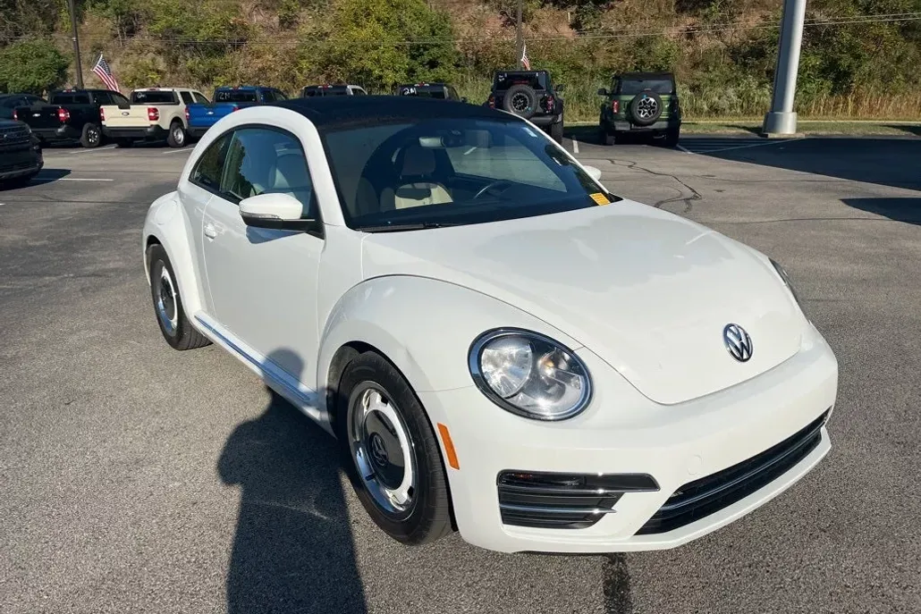 2018 Volkswagen Beetle Coast photo 1