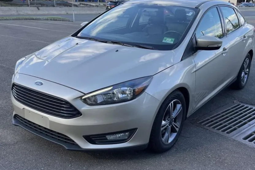 2018 Ford Focus Sedan photo 1