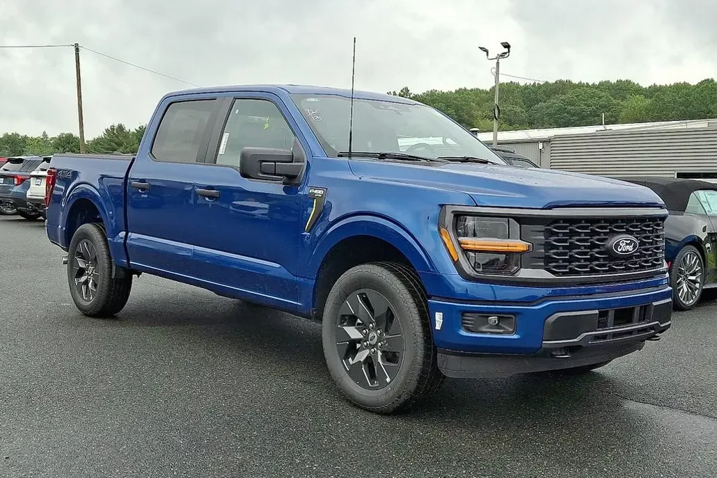 2025 Ford F-150 STX photo 1