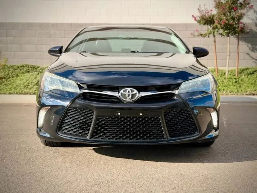2016 Toyota Camry XSE photo 1