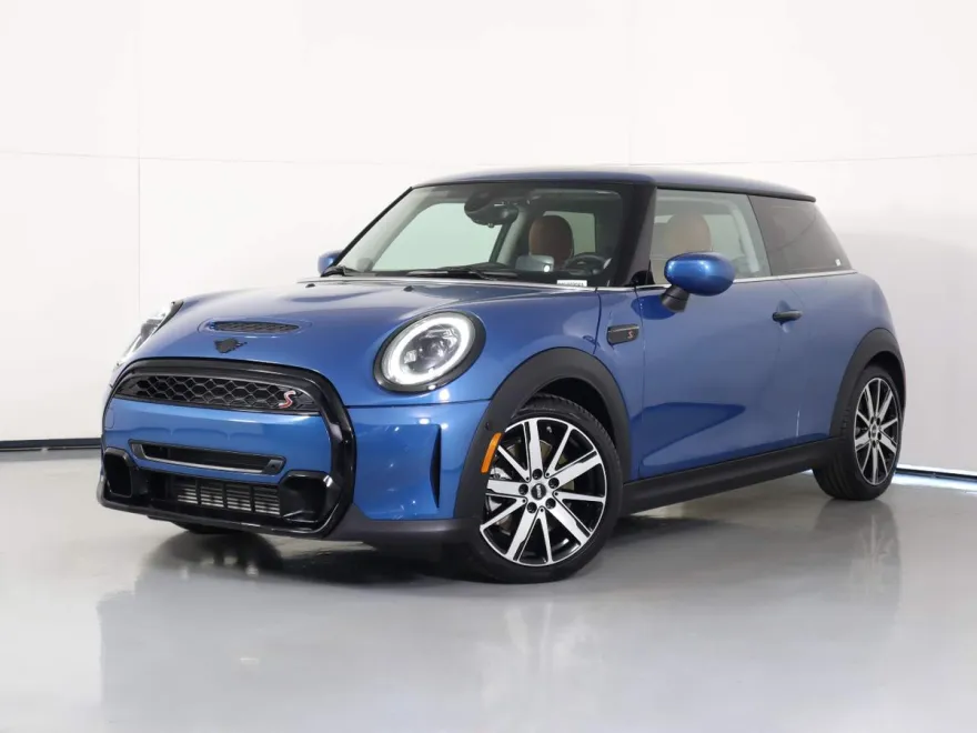 2023 Mini Cooper 2 Door S Hardtop Iconic photo 1