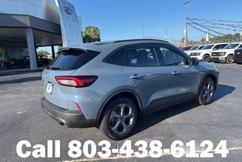 2025 Ford Escape ST-Line photo 1