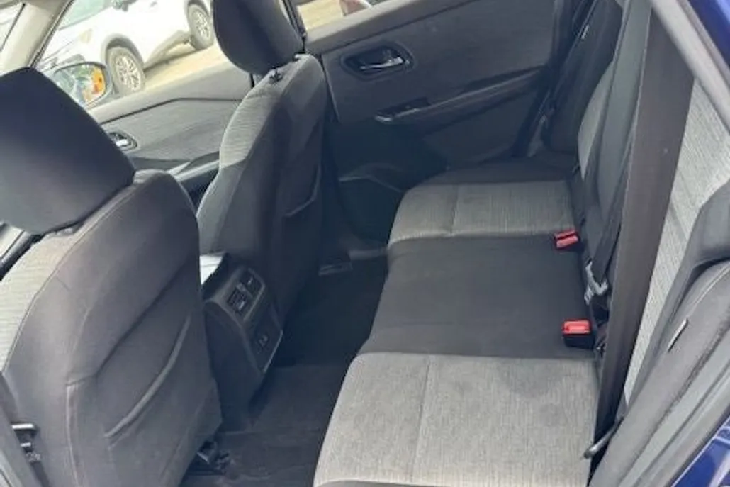 2021 Nissan Rogue SV photo 1
