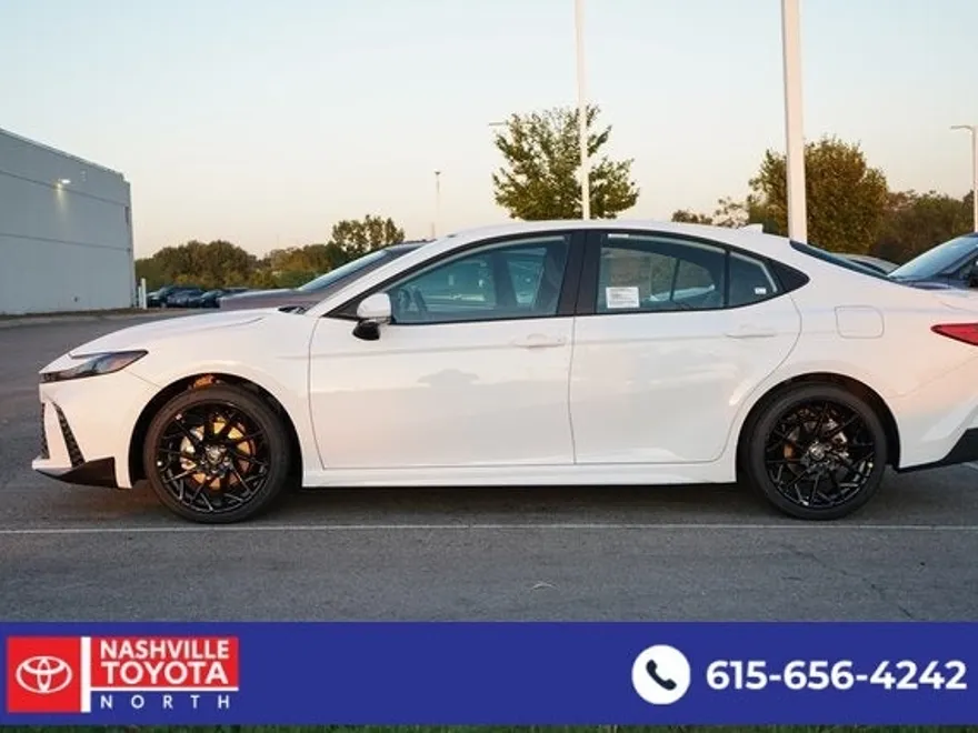 2026 Toyota Camry SE photo 1