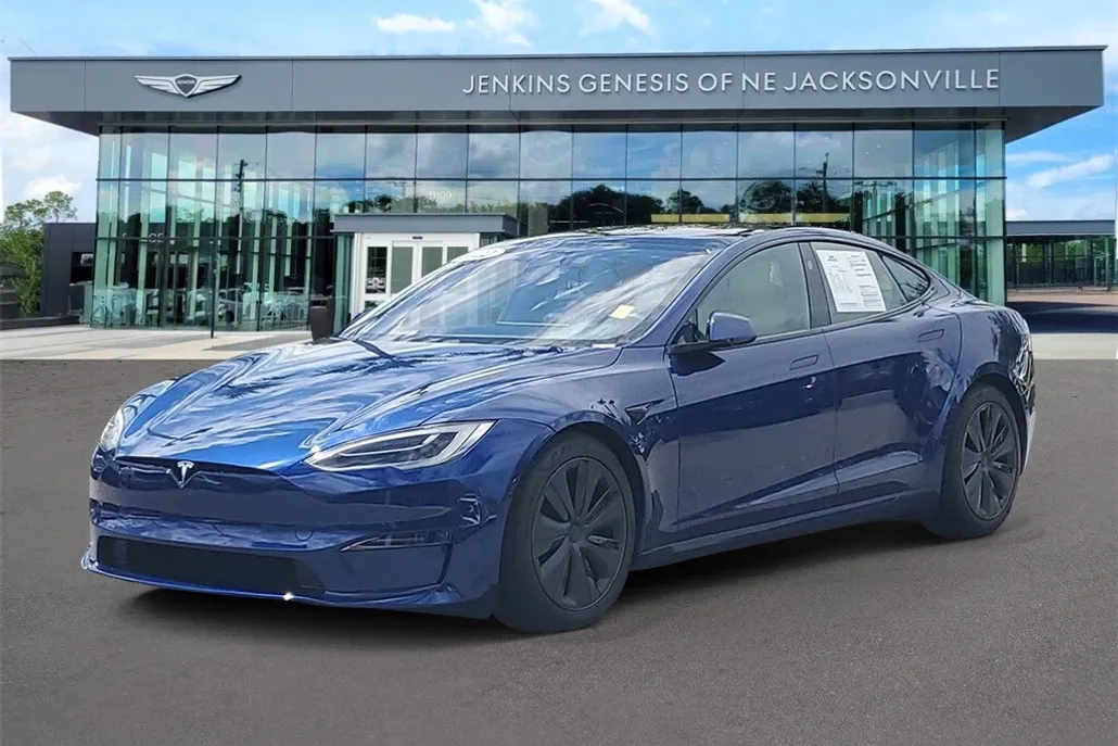 2022 Tesla Model S photo 1