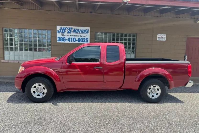 2006 Nissan Frontier XE photo 1