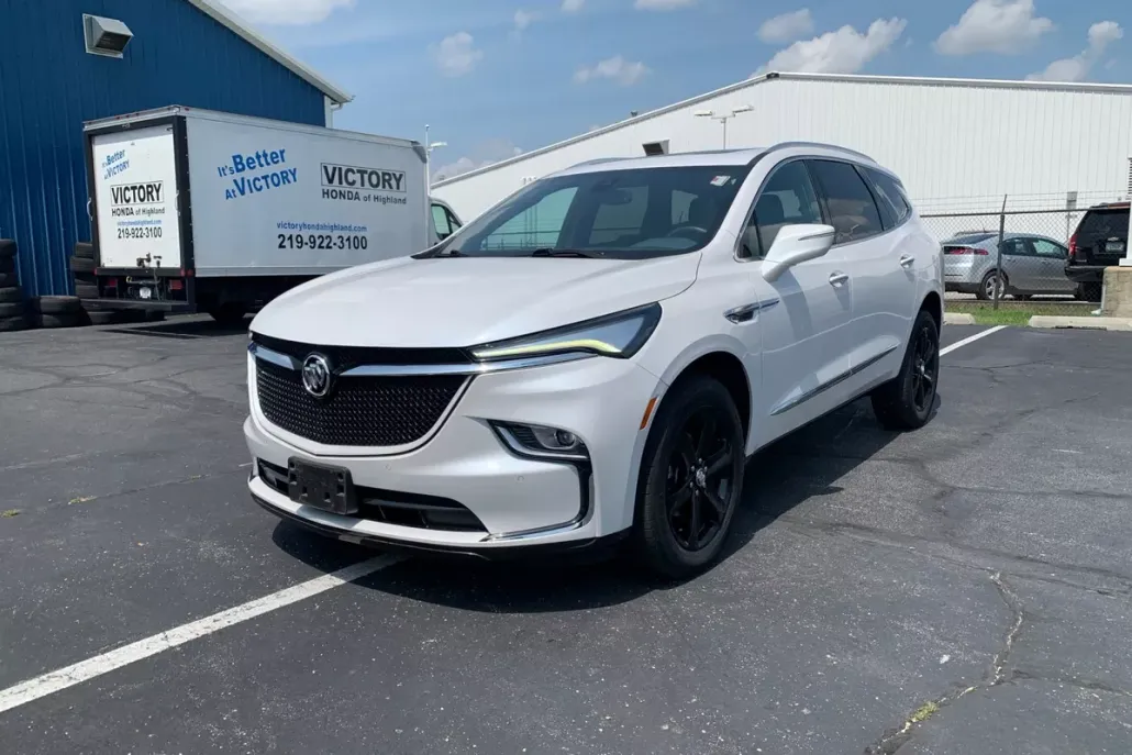 2023 Buick Enclave Essence photo 1