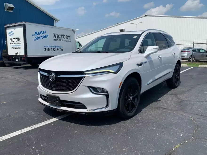 2023 Buick Enclave Essence photo 1