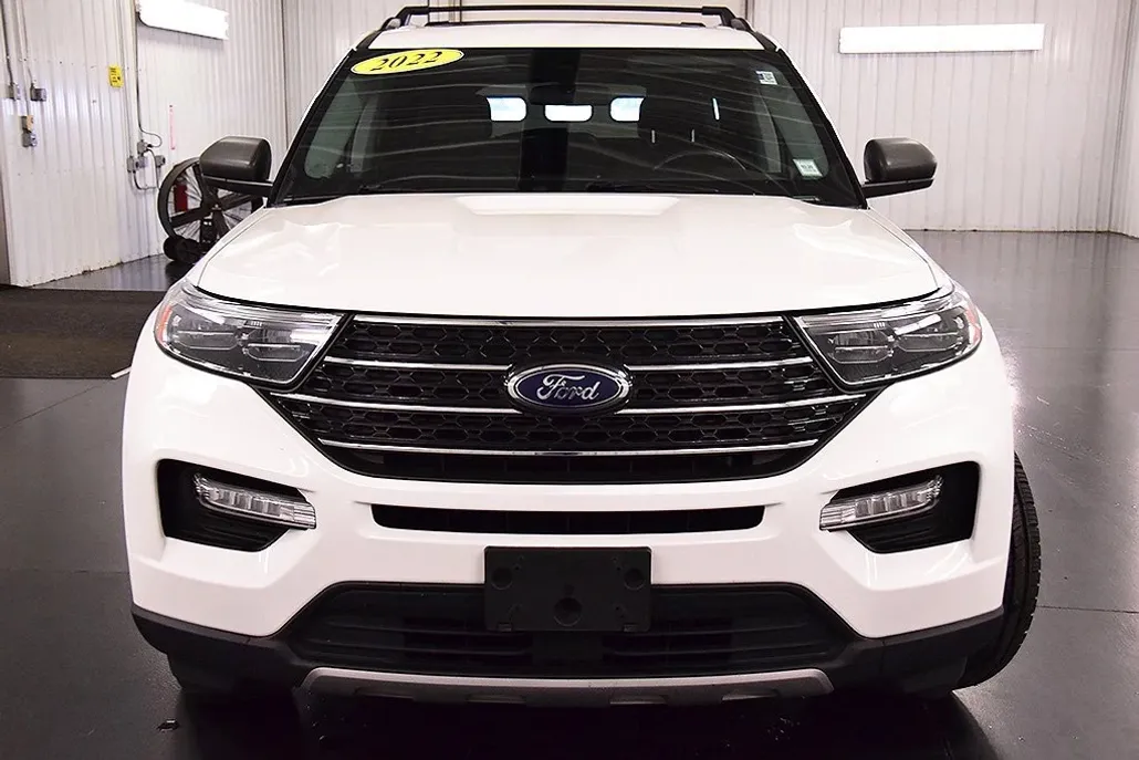 2022 Ford Explorer XLT photo 1