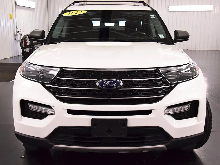 2022 Ford Explorer XLT photo 1