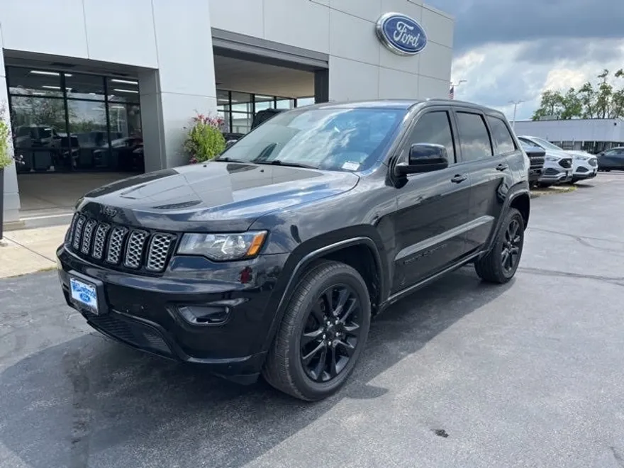 2018 Jeep Grand Cherokee Altitude photo 1
