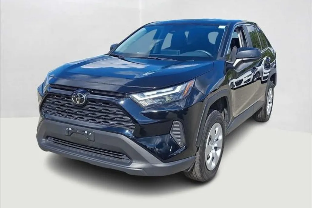 2024 Toyota RAV4 LE photo 1