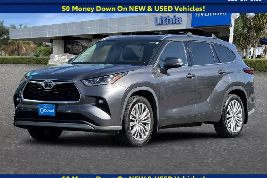 2022 Toyota Highlander Platinum photo 1
