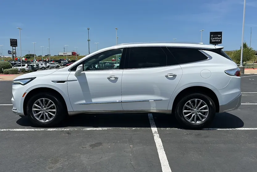 2024 Buick Enclave Premium photo 1
