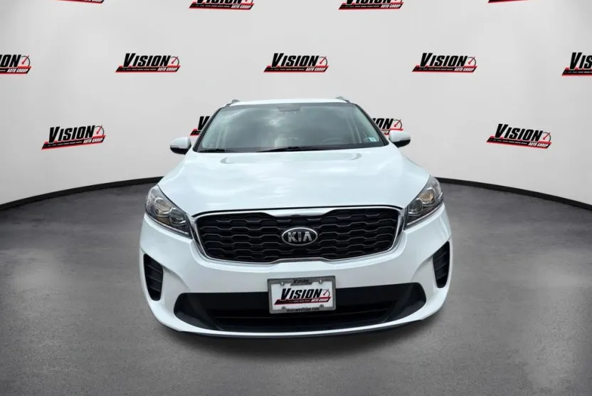2019 Kia Sorento LX photo 1