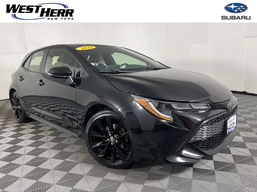 2021 Toyota Corolla SE photo 1