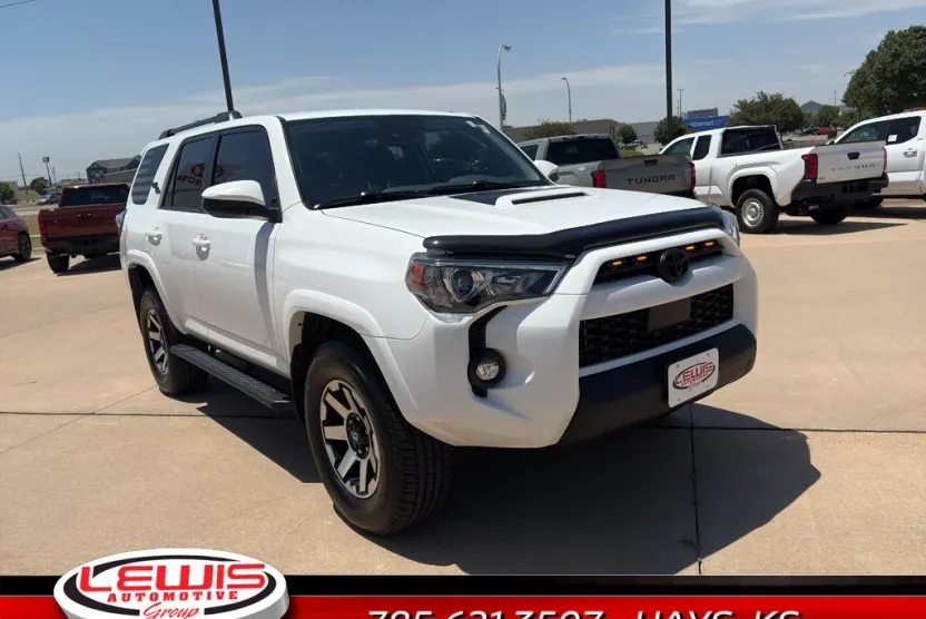 2023 Toyota 4Runner TRD photo 1