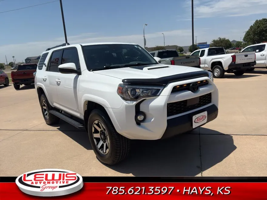 2023 Toyota 4Runner TRD photo 1