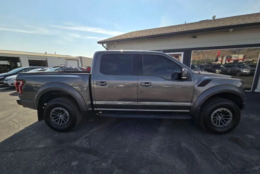 2019 Ford F-150 Raptor photo 1