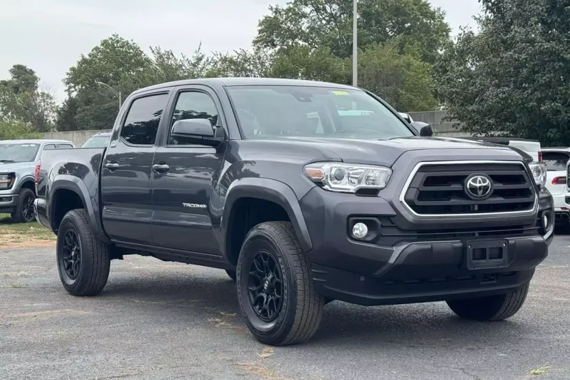 2022 Toyota Tacoma SR Double Cab V6 photo 1